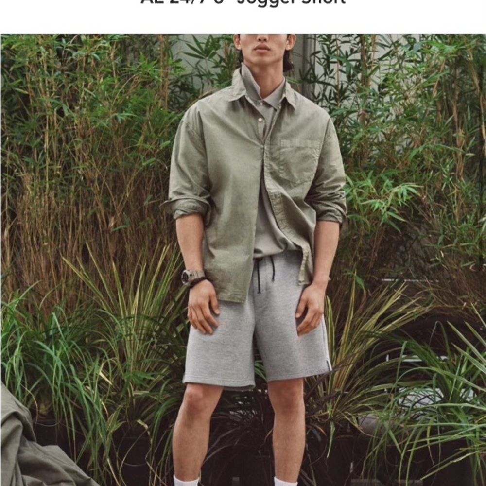 American eagle 24/7 8” jogger shorts